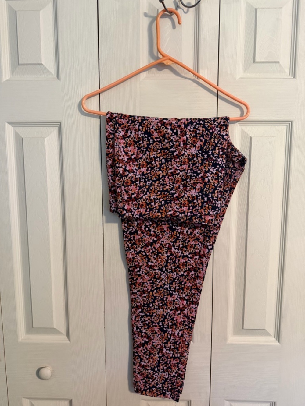 Women’s Floral Print Leggings - Pink/Black. These leggings are oh so soft!